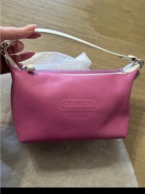 Coach Pink Leather Bag with White Strap Y2K style 😍
